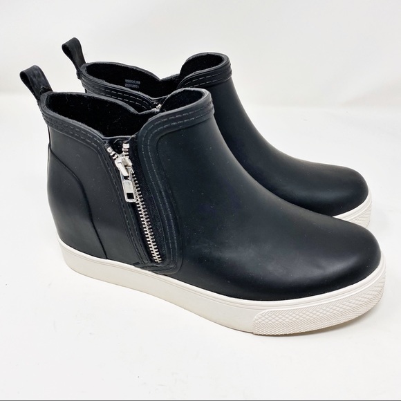 Steve Madden Shoes - Steve Madden Wedgie Rubber Boots